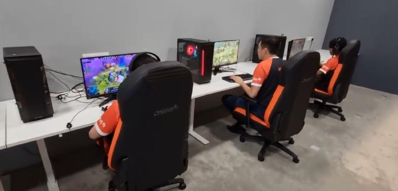 SMG战队同款OSIM电竞天王椅：电竞小伙伴们的正确玩法